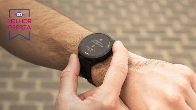 Garmin Forerunner 55 para corredores tem queda de 46% no Magazine Luiza