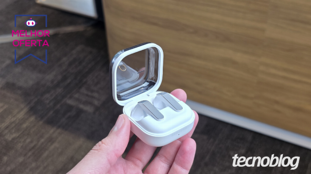 Só hoje: Galaxy Buds 4 chega ao menor preço que já vimos com cupom