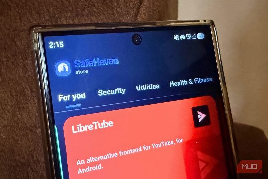 This Google Play Store alternative is a literal safe haven for FOSS apps