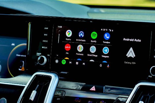 I packed these 4 car gadgets under $15 and stopped fumbling for my phone on every drive