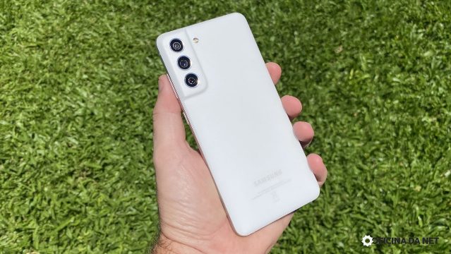One UI 8.5 Samsung libera nova atualização para o Galaxy S21 FE