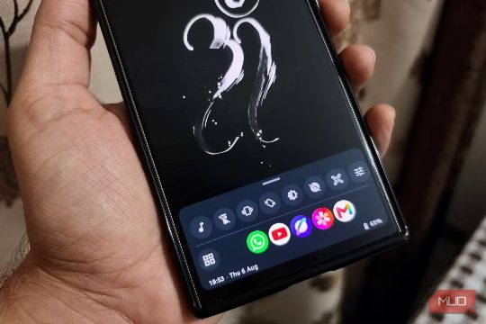 I added a floating taskbar to my Android phone and cut app-switching almost completely