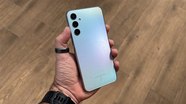 Samsung atualiza Galaxy A34 com patch de segurança de julho