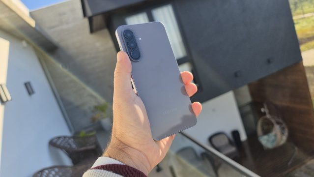 Samsung corrige dezenas de falhas no Galaxy A57 e Galaxy A27
