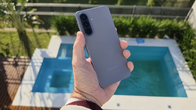 Samsung atualiza Galaxy A57 e M56 com patch de segurança de agosto