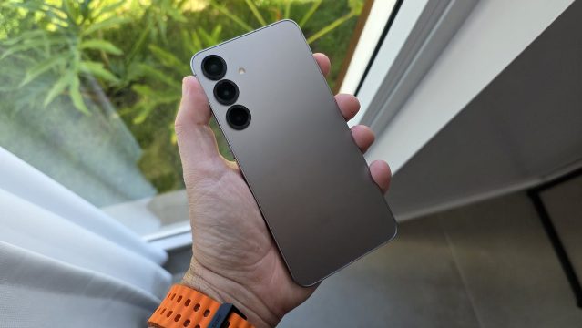 Samsung atualiza linha Galaxy S24 e S25 com patch de segurança de agosto