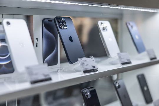 Buying a Used iPhone Makes More Sense Than Ever