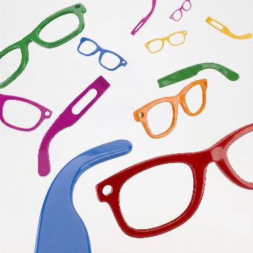 They’re Making Clip-On Frames for Smart Glasses Now