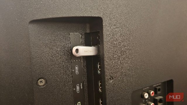 5 ways I use my smart TV's USB port