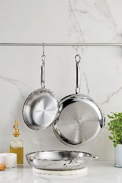 If You’re Searching for a New Skillet, Consider Stainless Steel