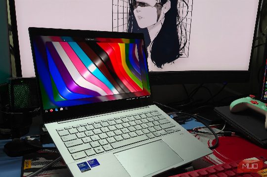 I removed GNOME and my laptop battery lasted 40 minutes longer — this is what I replaced it with
