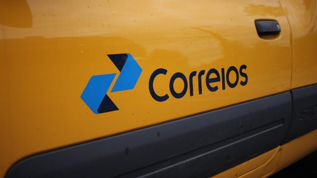 Correios volta atrás e congela o fechamento de agências após pressão dos trabalhadores