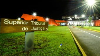 Celular é um bem essencial? Juízes do STJ dizem que não