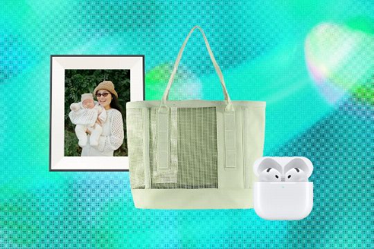 Best Gifts for Mom (2026): E-Readers, Digital Wall Calendar, Smart Bird Feeders