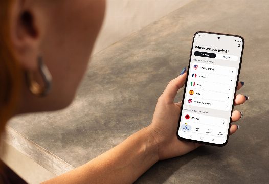 Motorola Phones Now Have a Built-In Travel eSIM for Mobile Data Outside the US